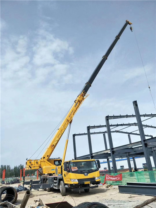 鹰潭市超高层建筑钢结构吊装案例